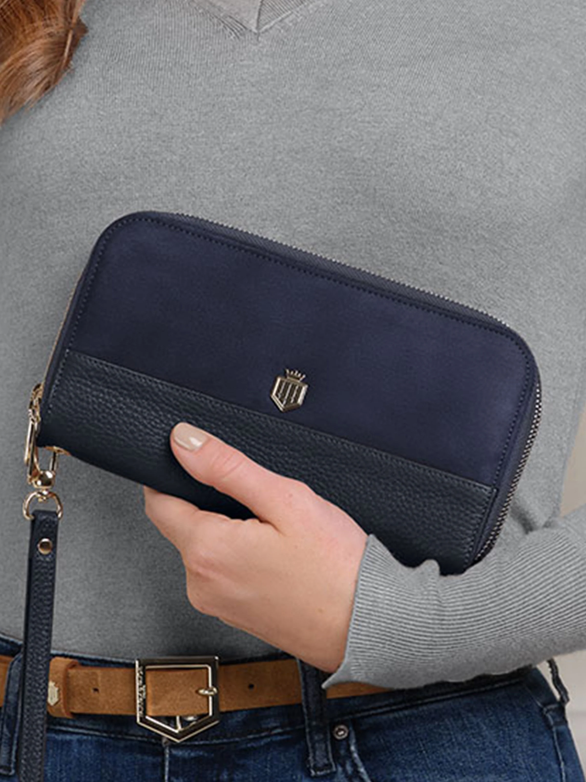 Salisbury Travel Wallet - Navy - Image 5